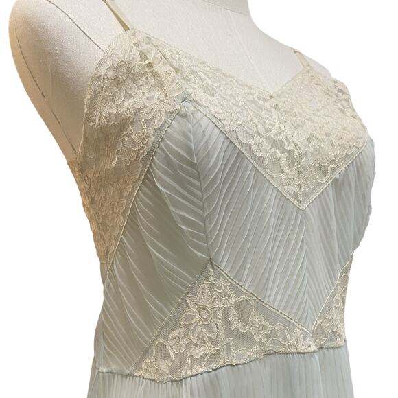 Vintage 50s Pastel Blue Sheer Nylon Crystal Pleated Lacy Full Slip Dress Size 34 - Picture 3 of 12